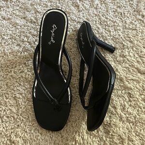 Qupid flip flop heel